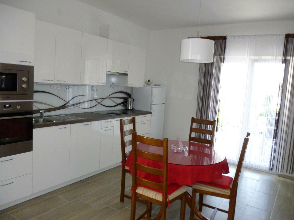 Euroholiday Apartments Turanj Exteriör bild